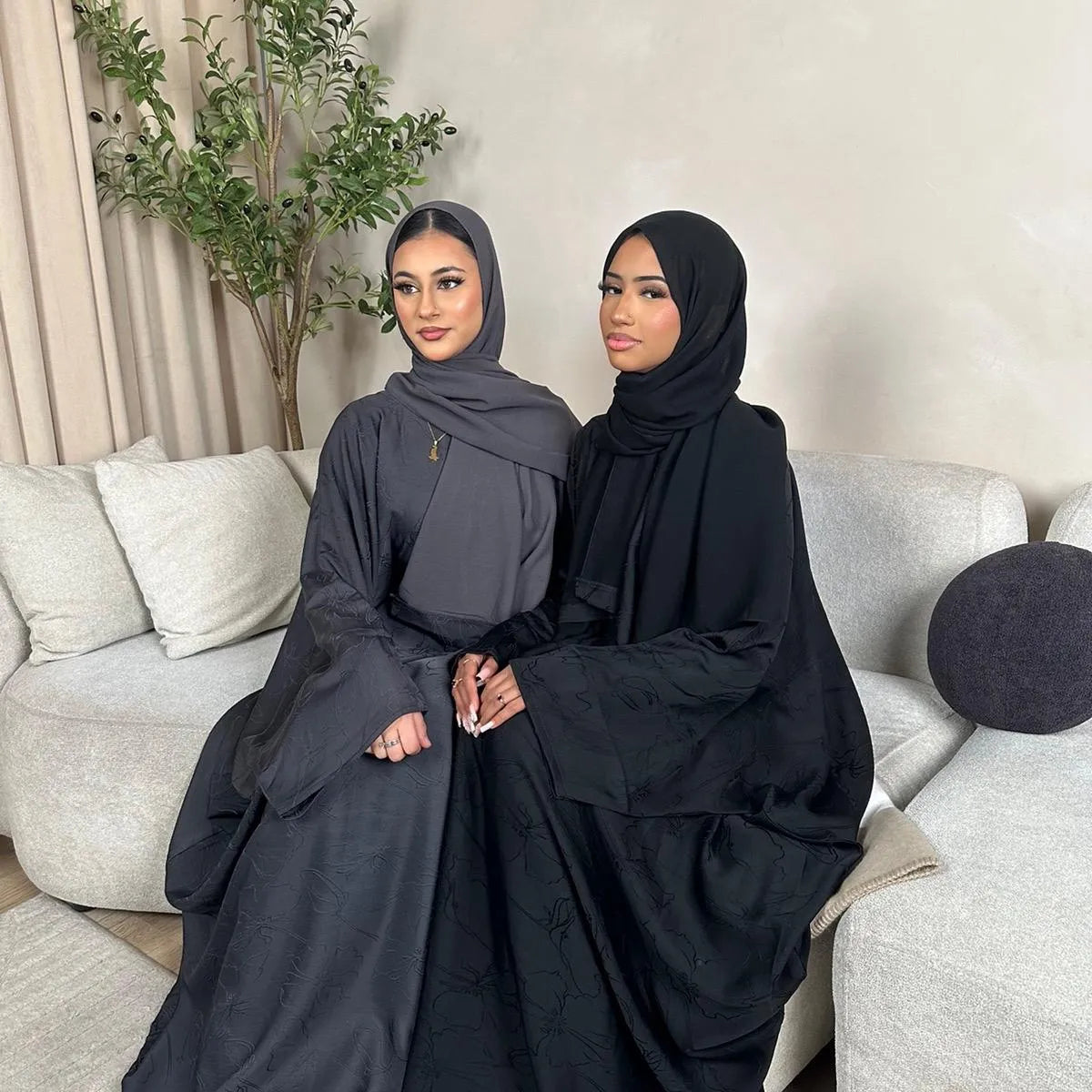 LM090 Abaya Papillon Jacquard avec Hijab | Design Floral Luxueux Manches Chauve-Souris