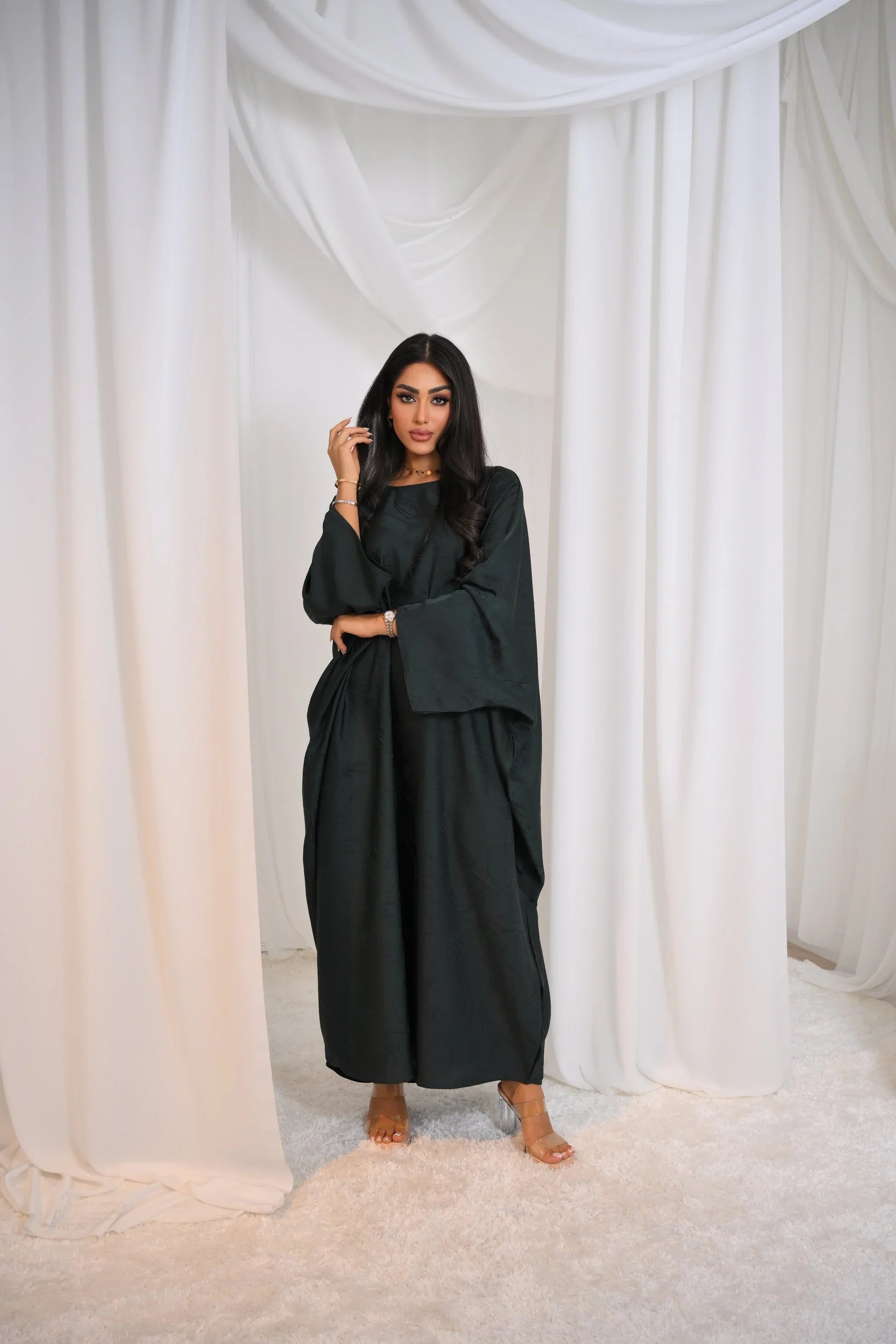 LM090 Abaya Papillon Jacquard avec Hijab | Design Floral Luxueux Manches Chauve-Souris