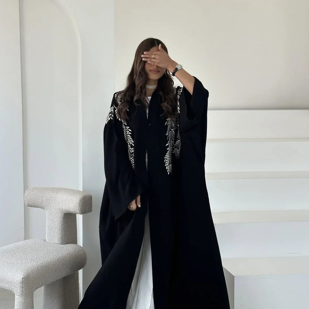 LM094 Abaya Brodée Manches Chauve-Souris | Robe Kaftan Luxe Khaleeji pour Femmes