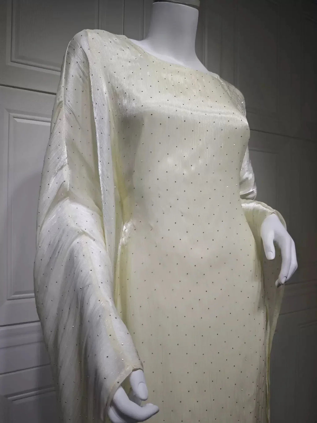 LM096 Ensemble Abaya Papillon Strass Aïd avec Fond de Robe | Kaftan Manches Chauve-Souris Ramadan & Iftar