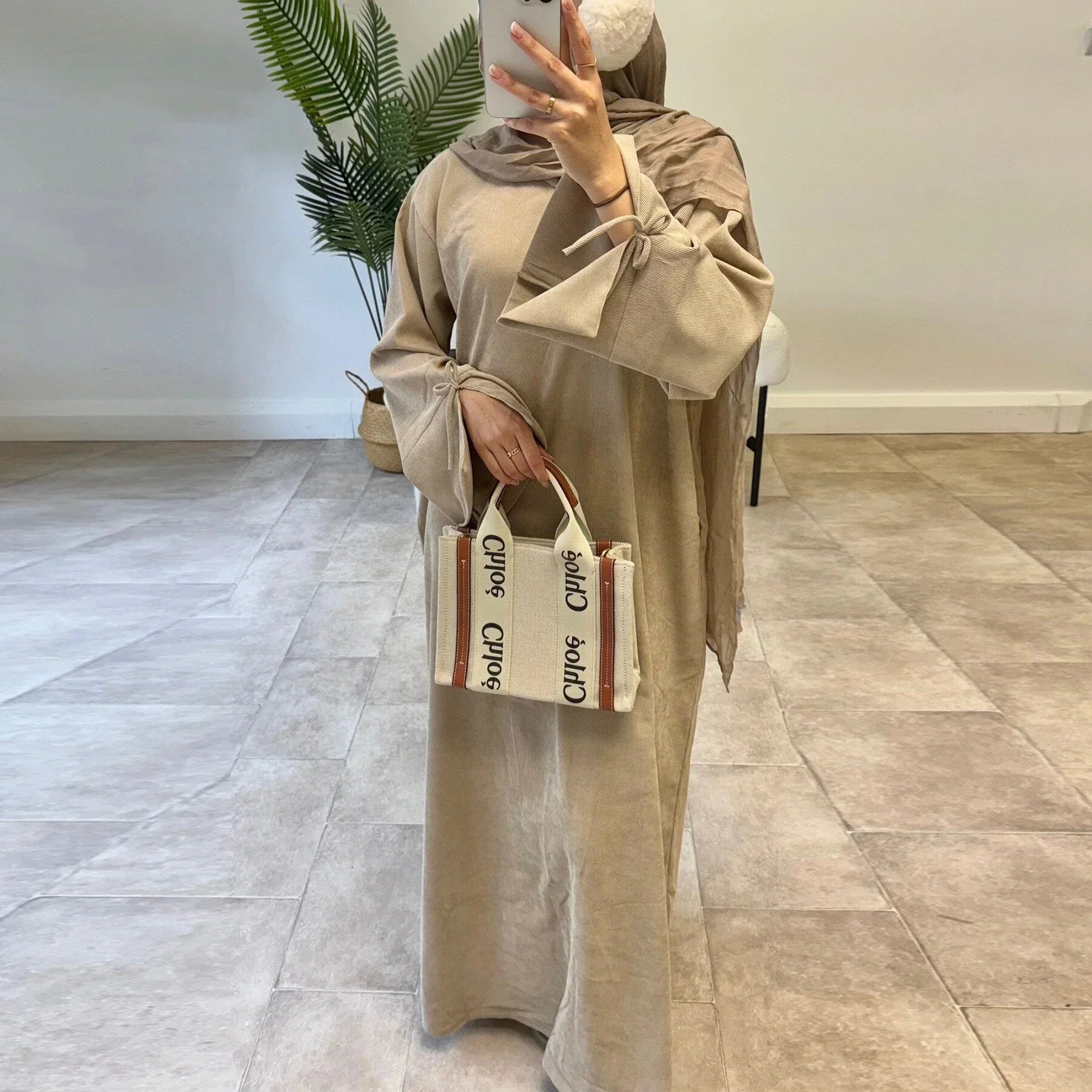 LM114 Abaya Hiver Velours Côtelé | Manche Fendue avec Détail Nœud | Robe Modeste