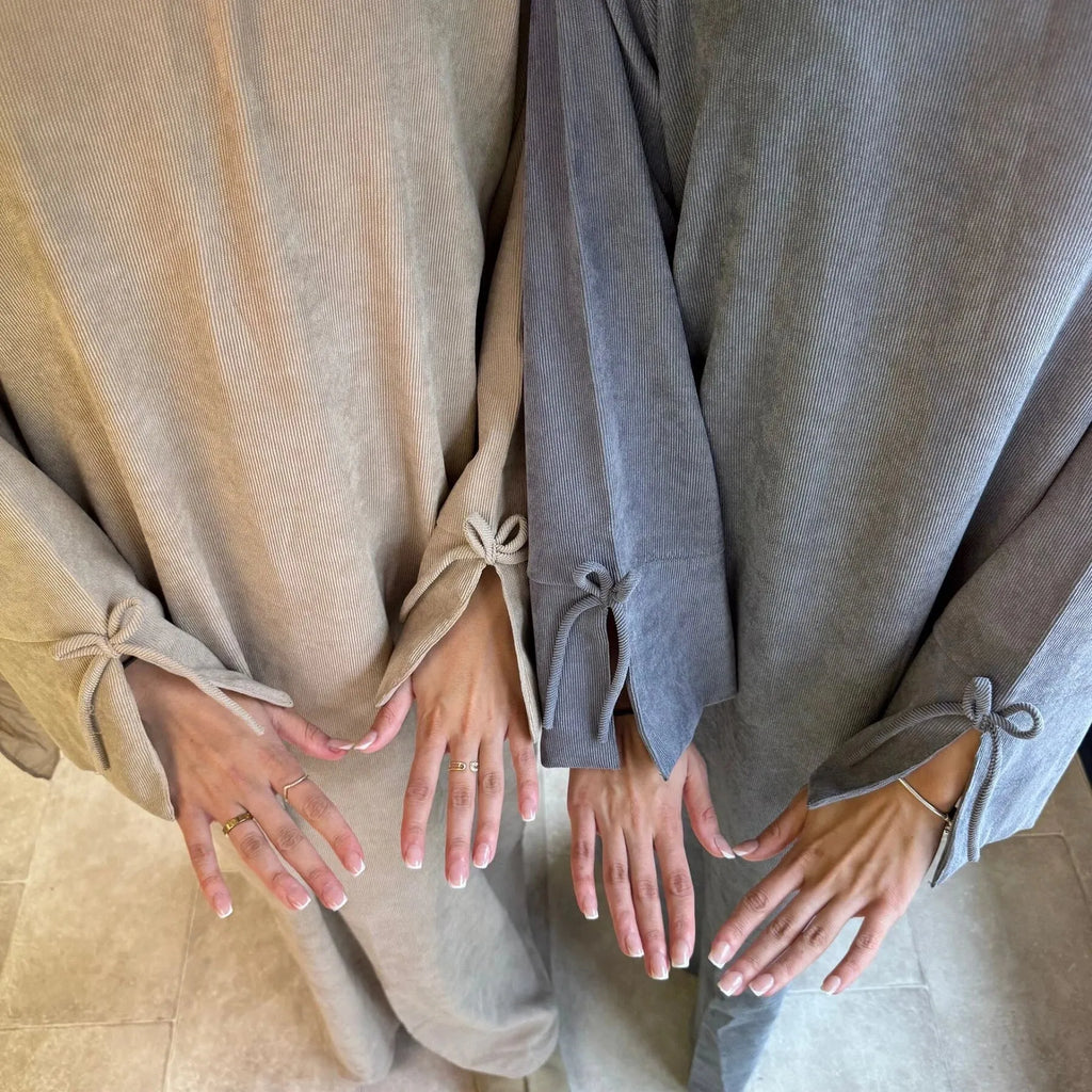 LM114 Abaya Hiver Velours Côtelé | Manche Fendue avec Détail Nœud | Robe Modeste