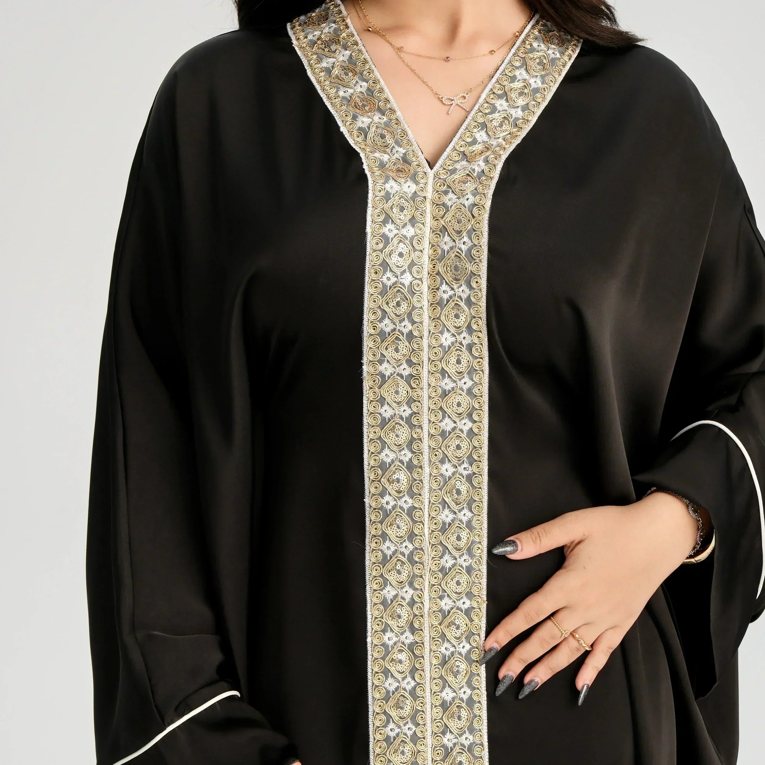 LM122 Kaftan Abaya Dentelle Dorée avec Ceinture Intérieure – Robe Maxi Khaleeji Modeste pour Aïd & Événements Formels