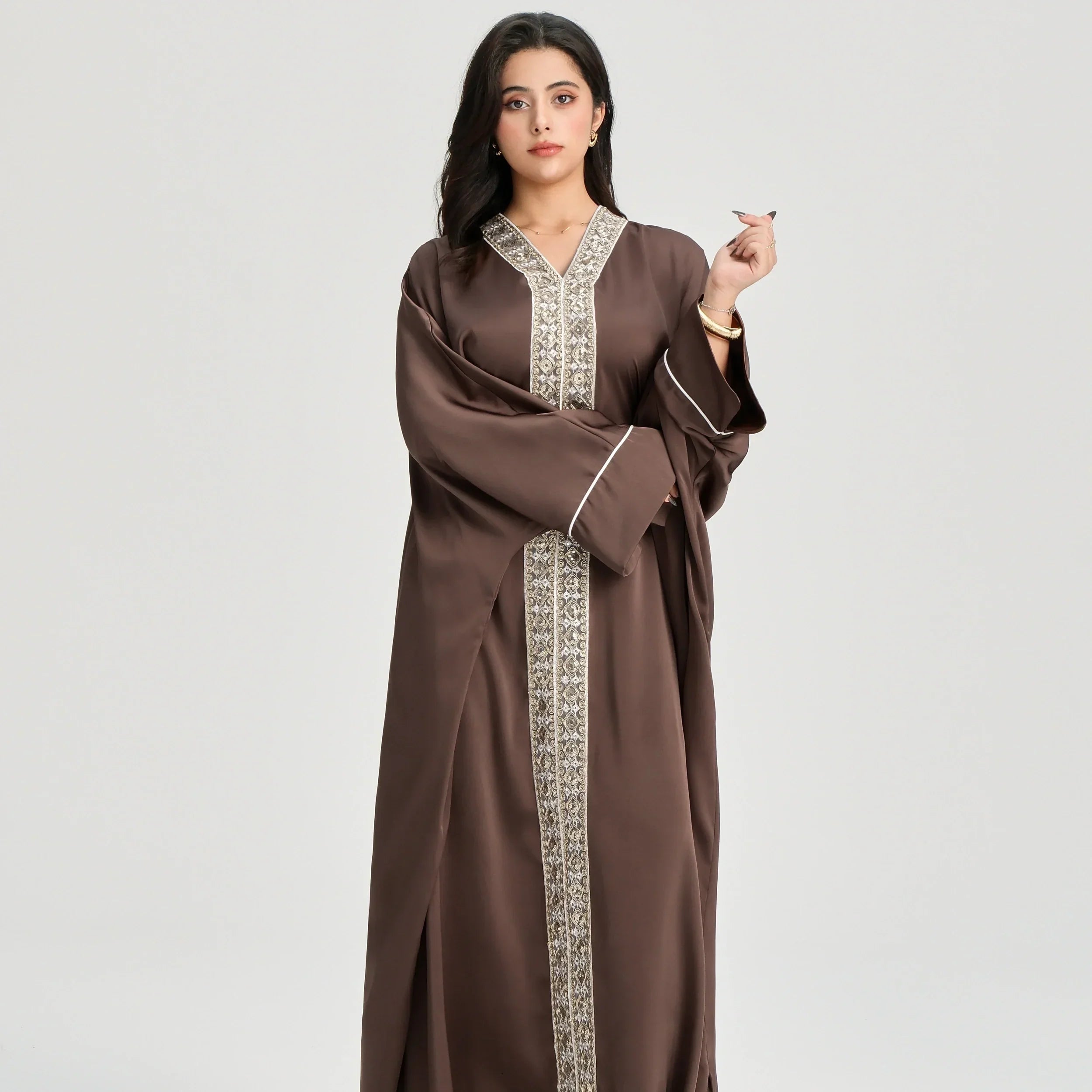 LM122 Kaftan Abaya Dentelle Dorée avec Ceinture Intérieure – Robe Maxi Khaleeji Modeste pour Aïd & Événements Formels