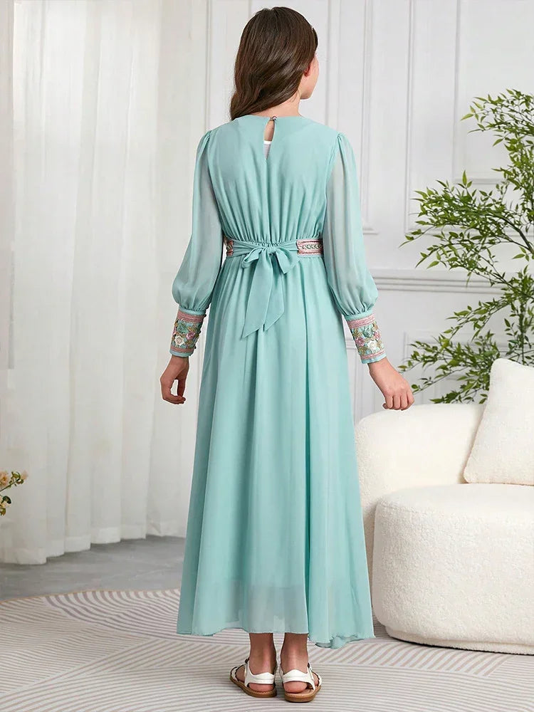 LM218 Robe Aïd Filles – Col V Brodé, Robe de Fête Modeste Manches Longues (8–12 ans)