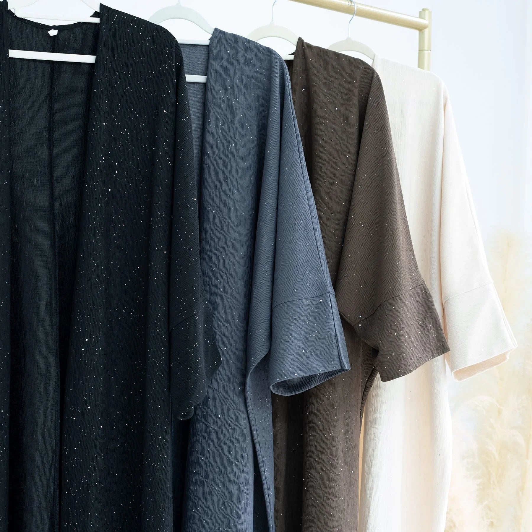 LM223 Abaya Ouverte Froissée – Duster Maxi Texturé Manches Larges, Superposition Hiver, Option Longueur 150cm (S–XXL)
