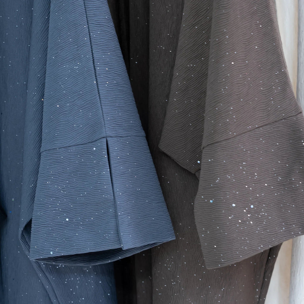 LM223 Abaya Ouverte Froissée – Duster Maxi Texturé Manches Larges, Superposition Hiver, Option Longueur 150cm (S–XXL)