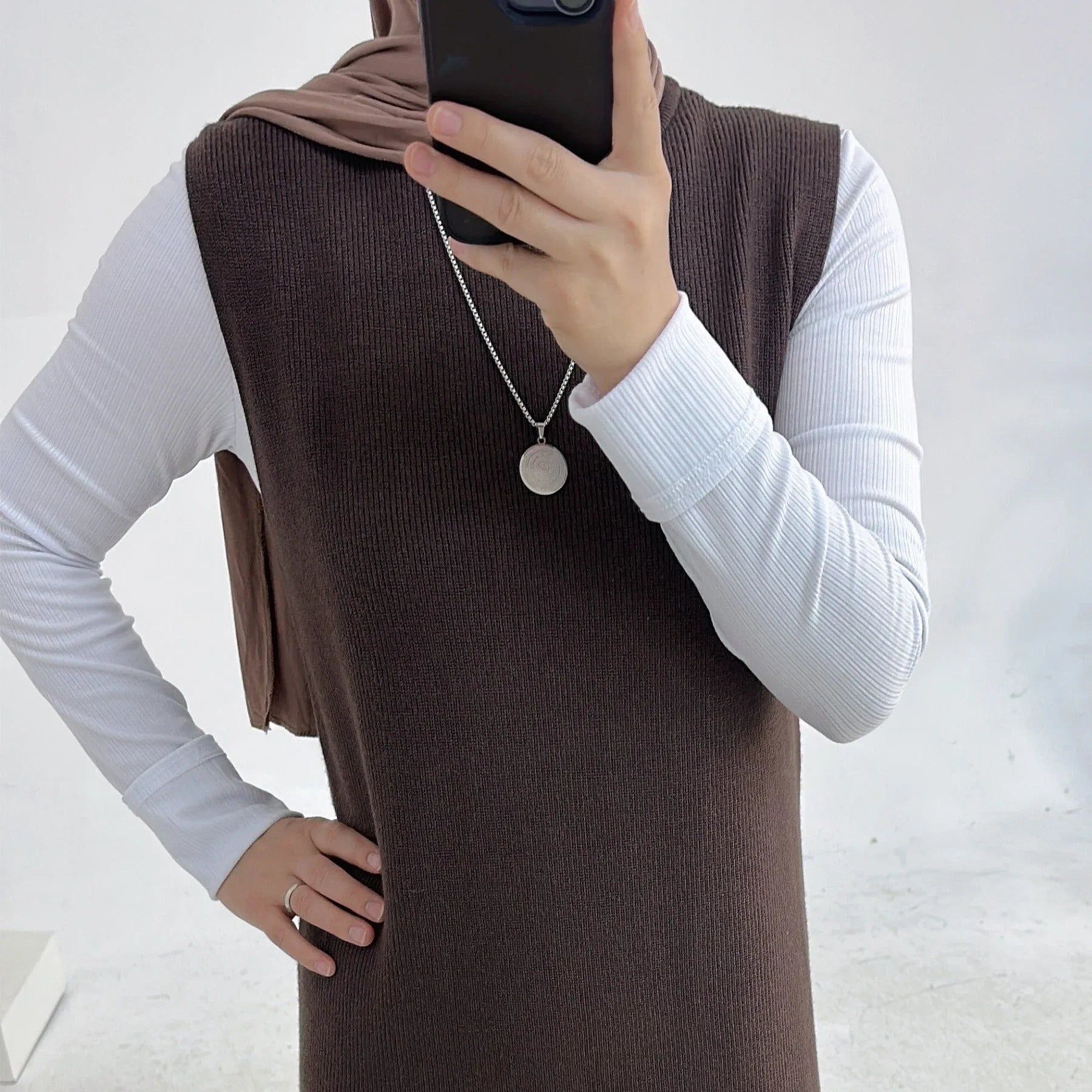 LM229 Ensemble Abaya Tricot Hiver – Coordiné Modeste 2 Pièces avec Poches