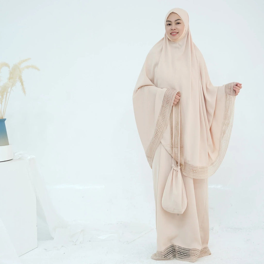 LM300 Ensemble Khimar de Prière – Tenue Modeste 4 Pièces avec Bordure en Dentelle