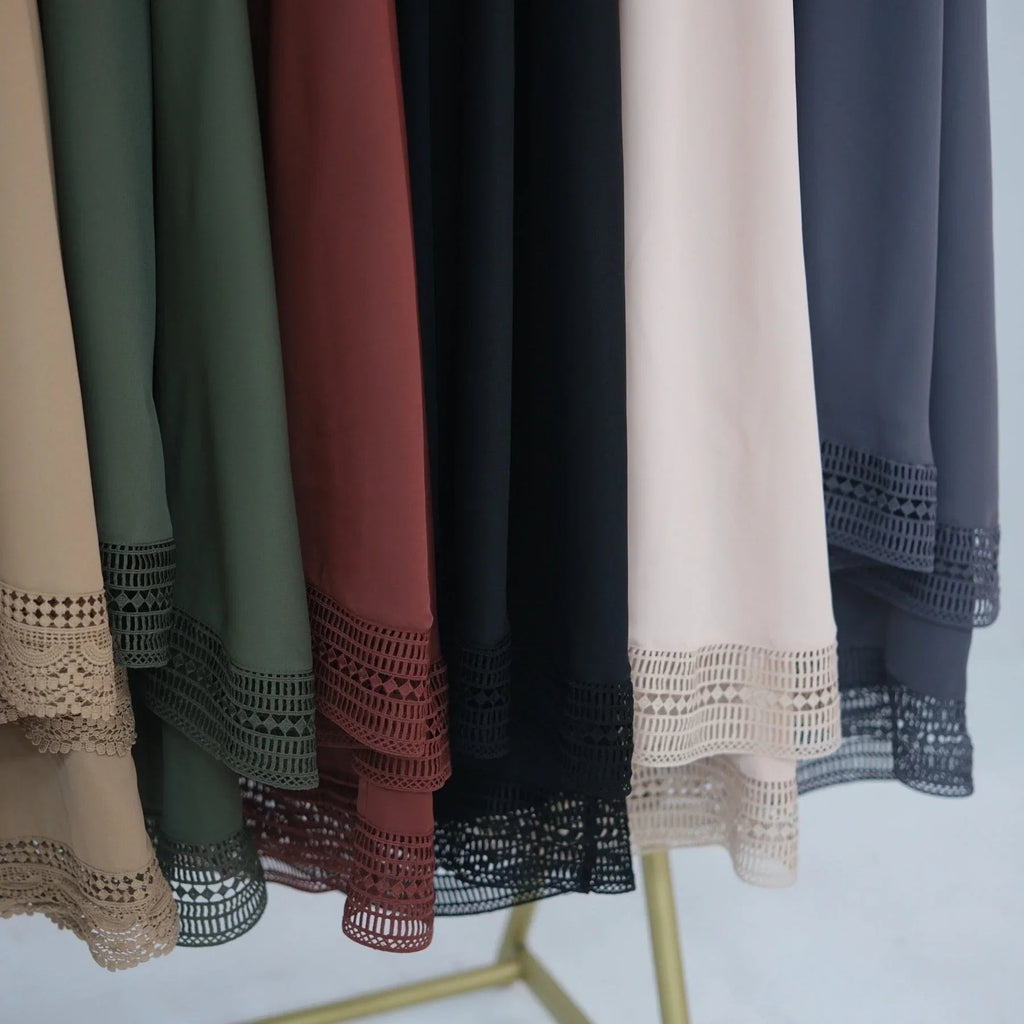 LM300 Ensemble Khimar de Prière – Tenue Modeste 4 Pièces avec Bordure en Dentelle