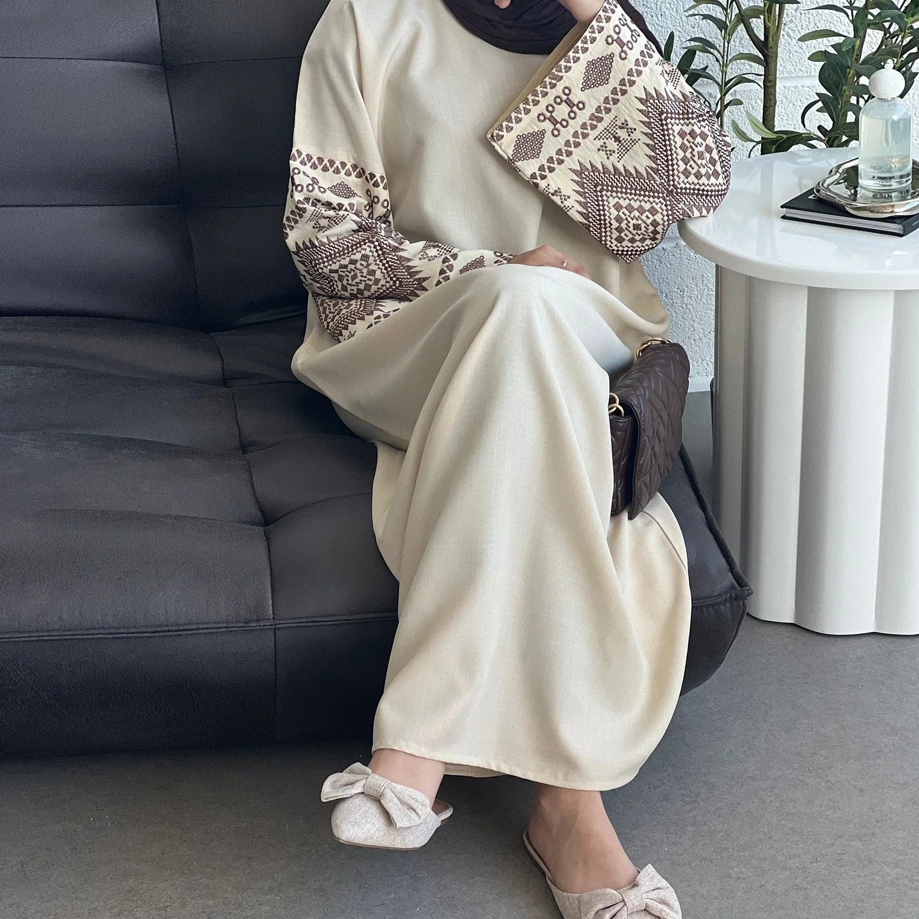 LM301 Robe Abaya Brodée pour Femmes – Élégante Robe de Mariage Musulman