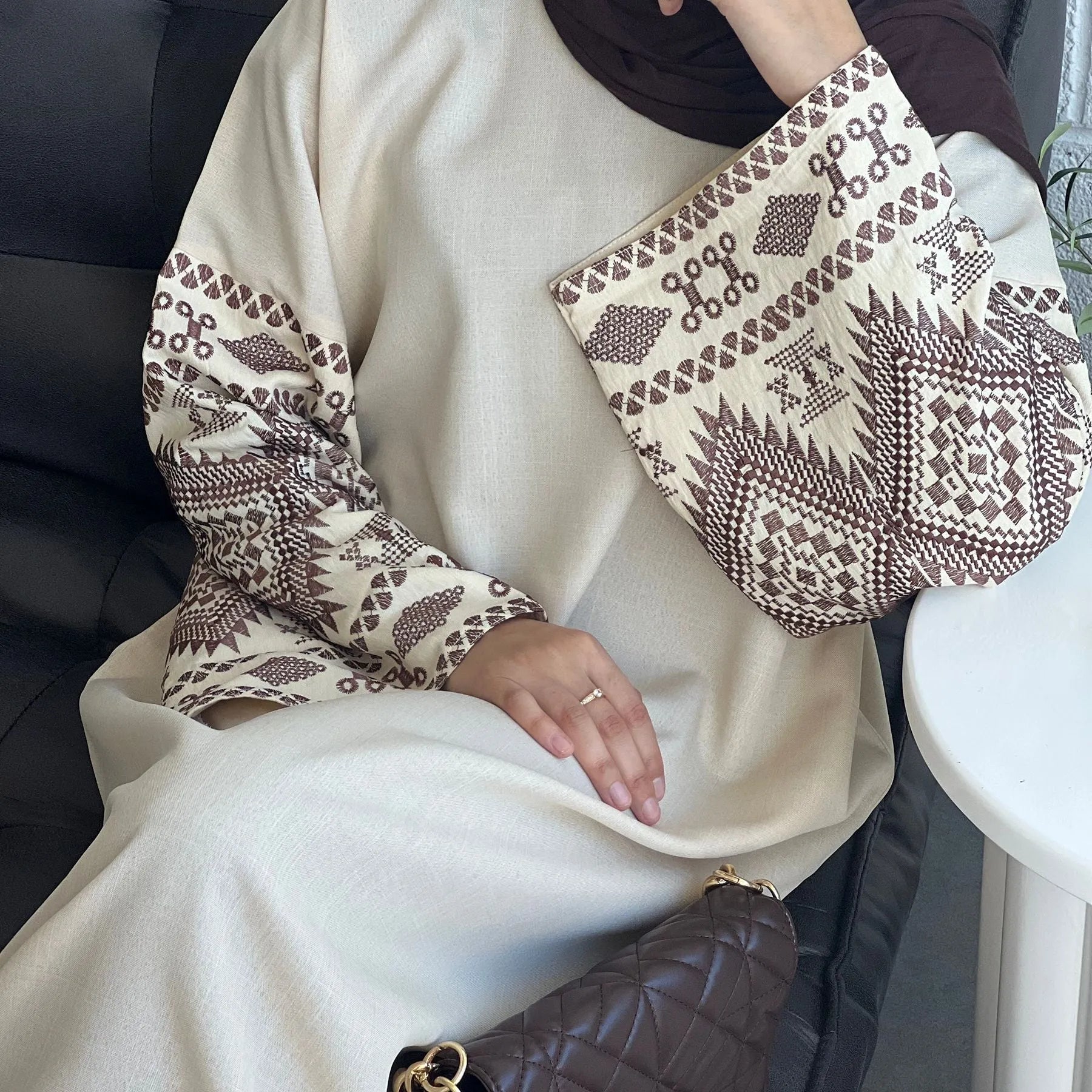 LM301 Robe Abaya Brodée pour Femmes – Élégante Robe de Mariage Musulman