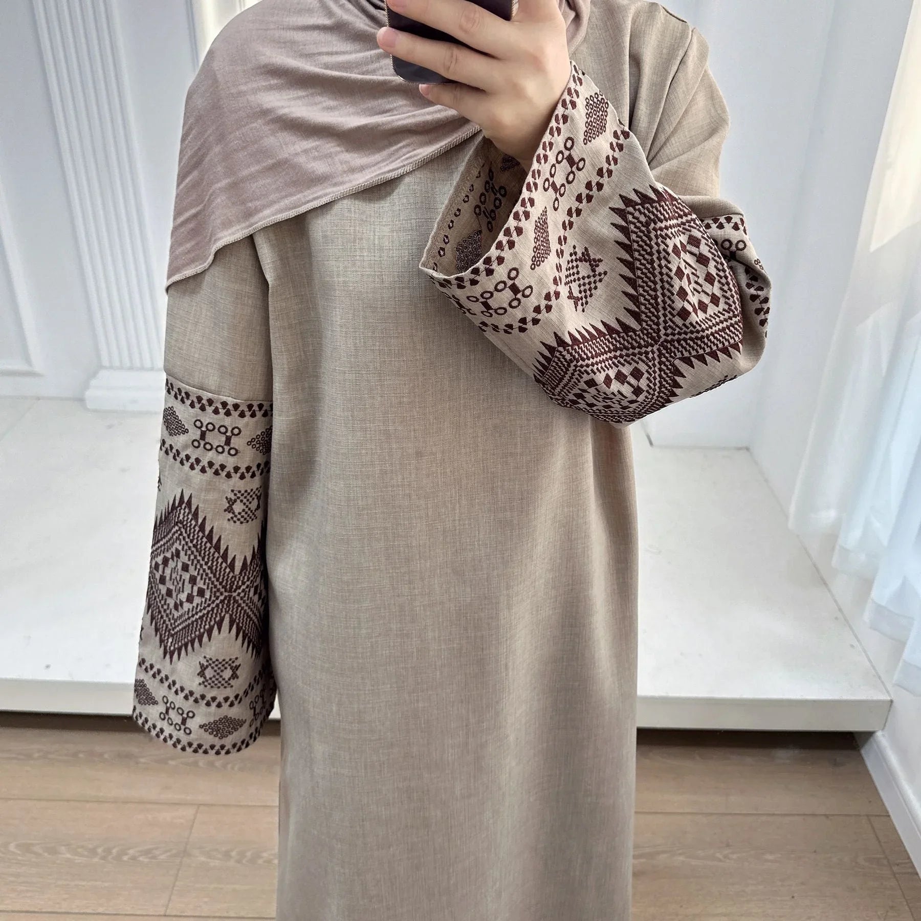 LM301 Robe Abaya Brodée pour Femmes – Élégante Robe de Mariage Musulman