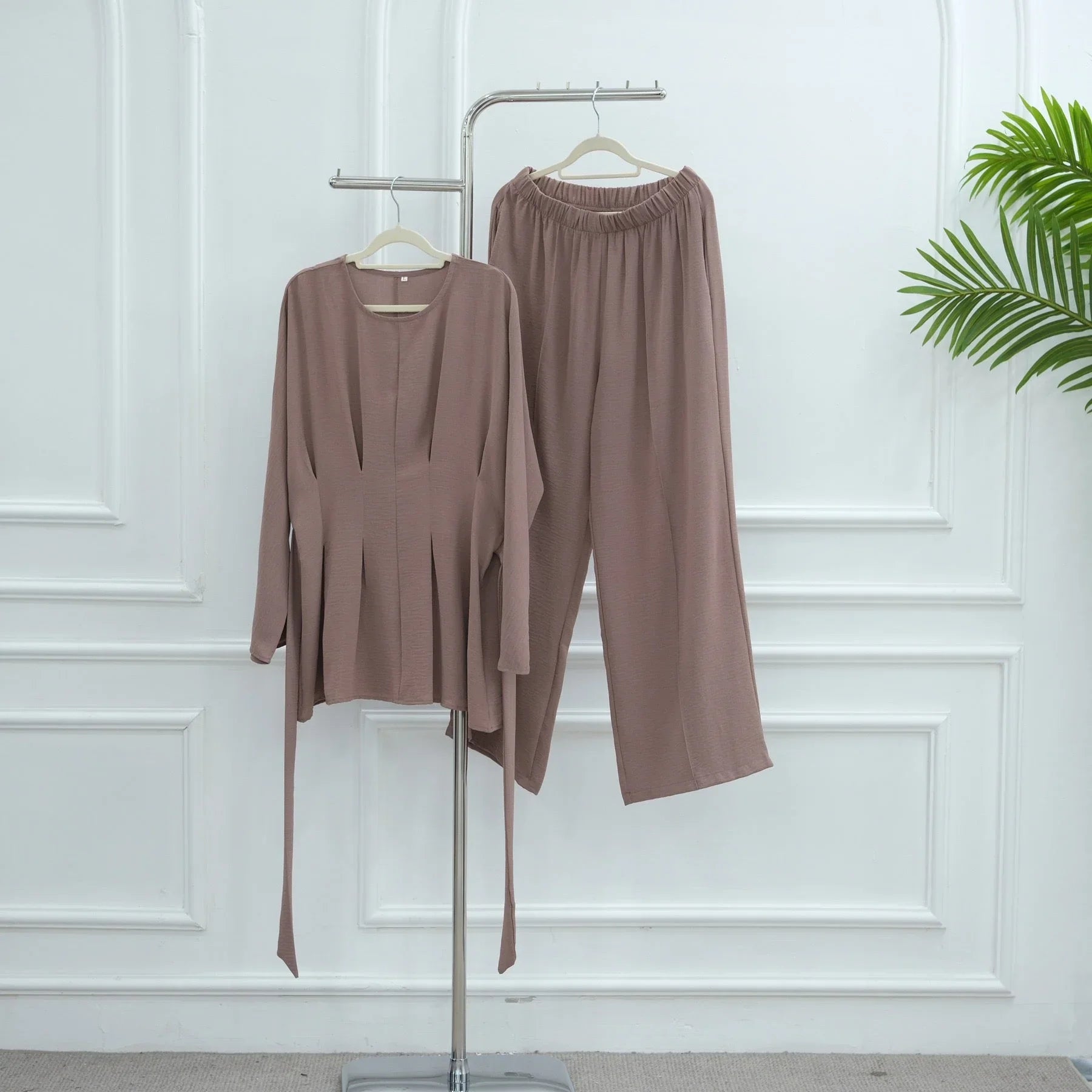 LM307 Ensemble Deux Pièces Soie Glacée – Tunique Peplum & Pantalon Large Tenue Modeste