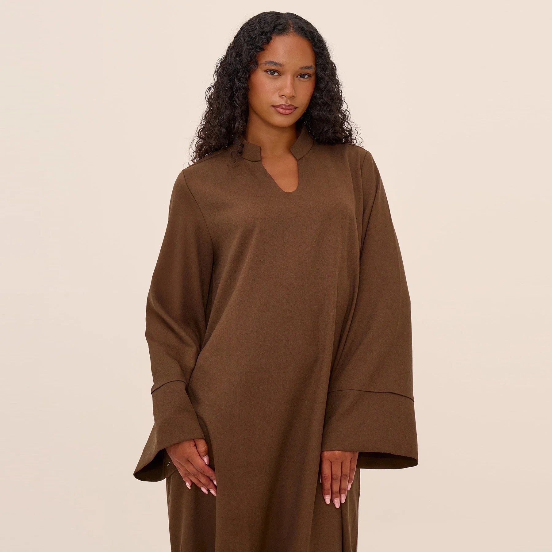 LM308 Robe Abaya avec Poches – Maxi Manches Longues avec Larges Revers